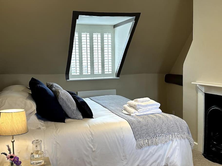 Perfectly Positioned Hambleden House * Henley-on-Thames